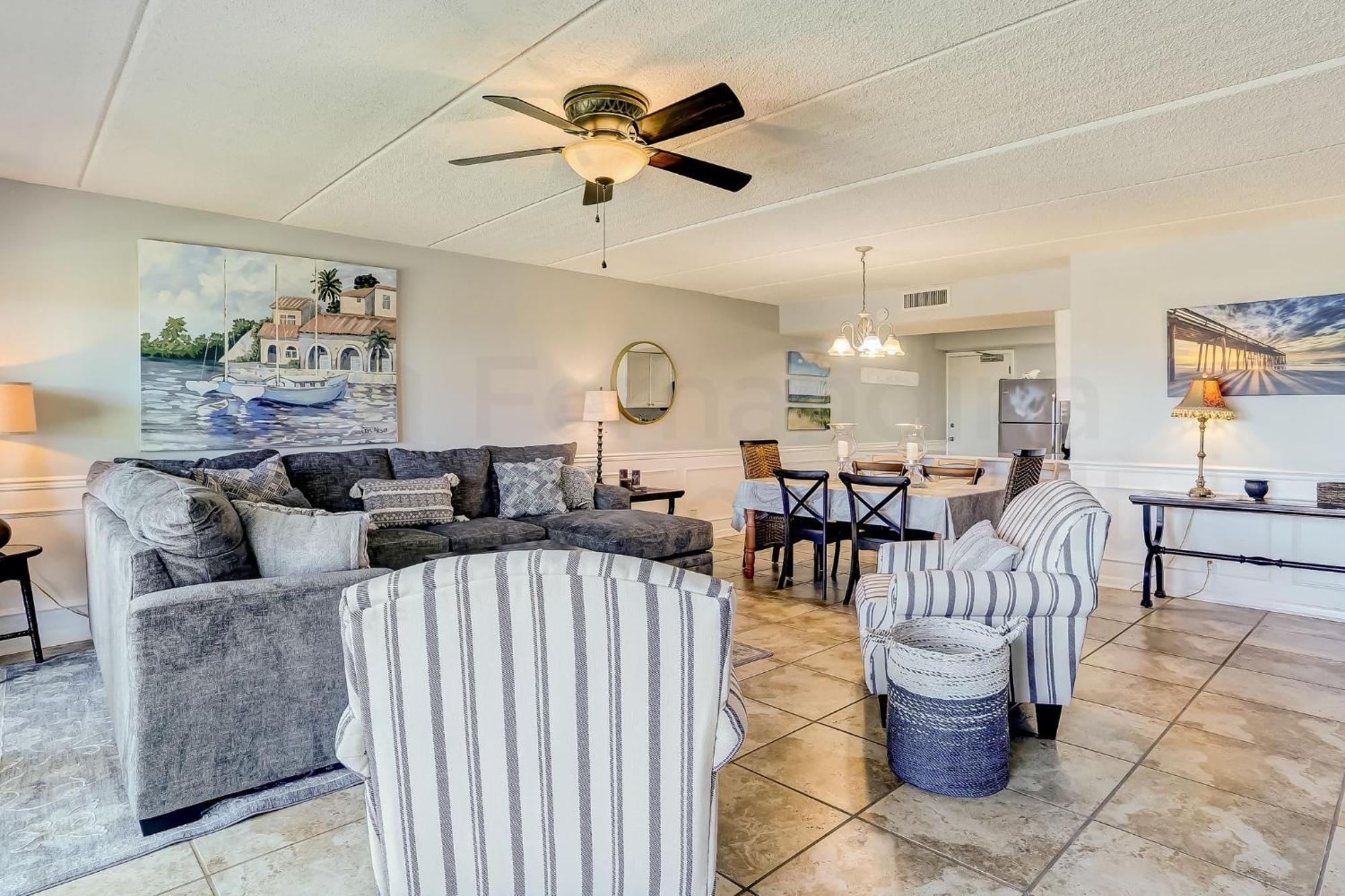 Steps To Oceanside Apartment
