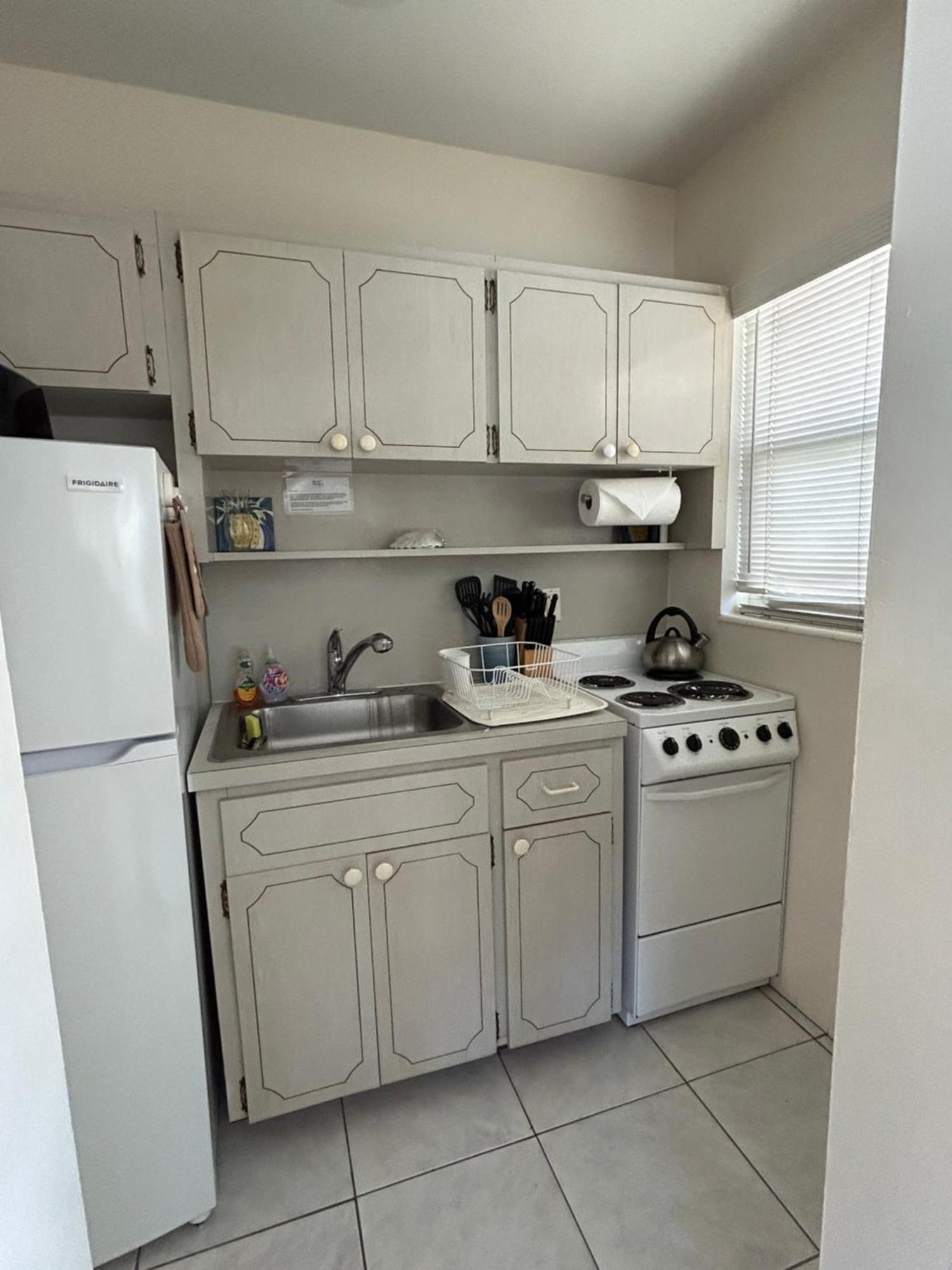 Bahama Club Pompano - Lauderdale - Charming And Cozy & Close To With Pool Pompano Beach