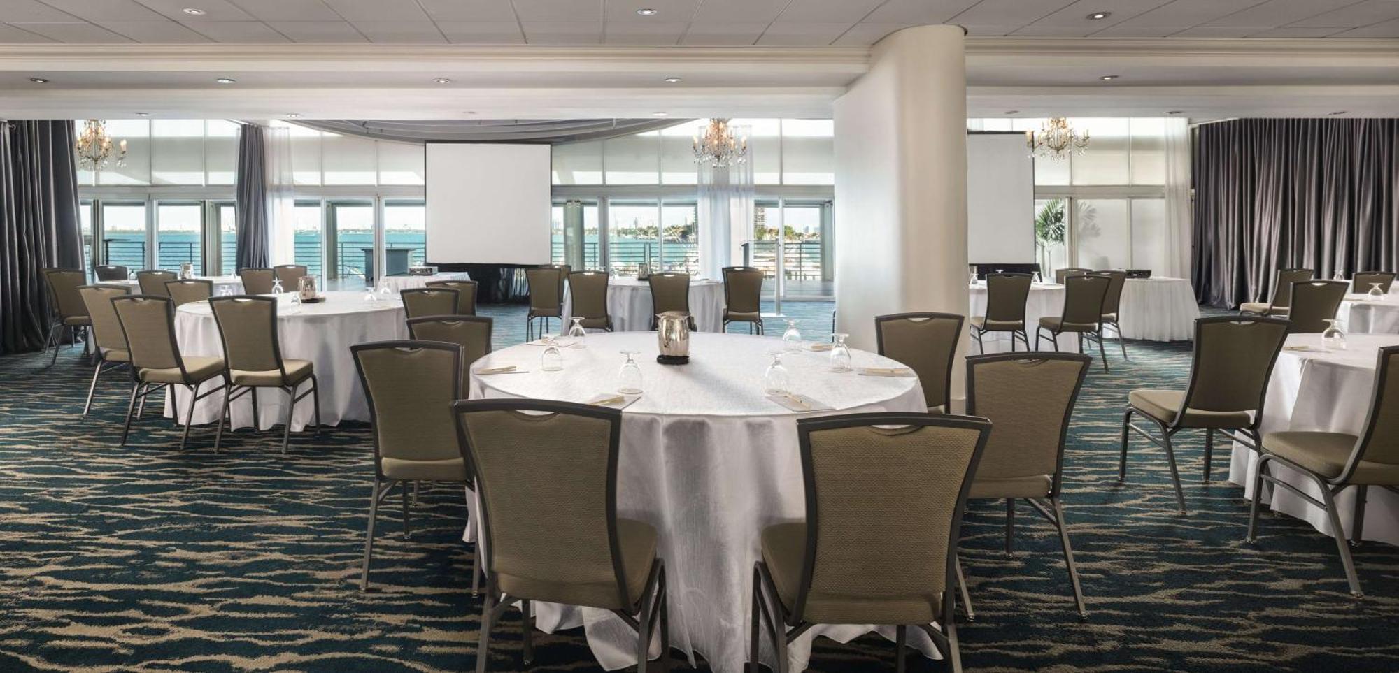 Hotel Doubletree By Hilton Grand Biscayne Bay 4*