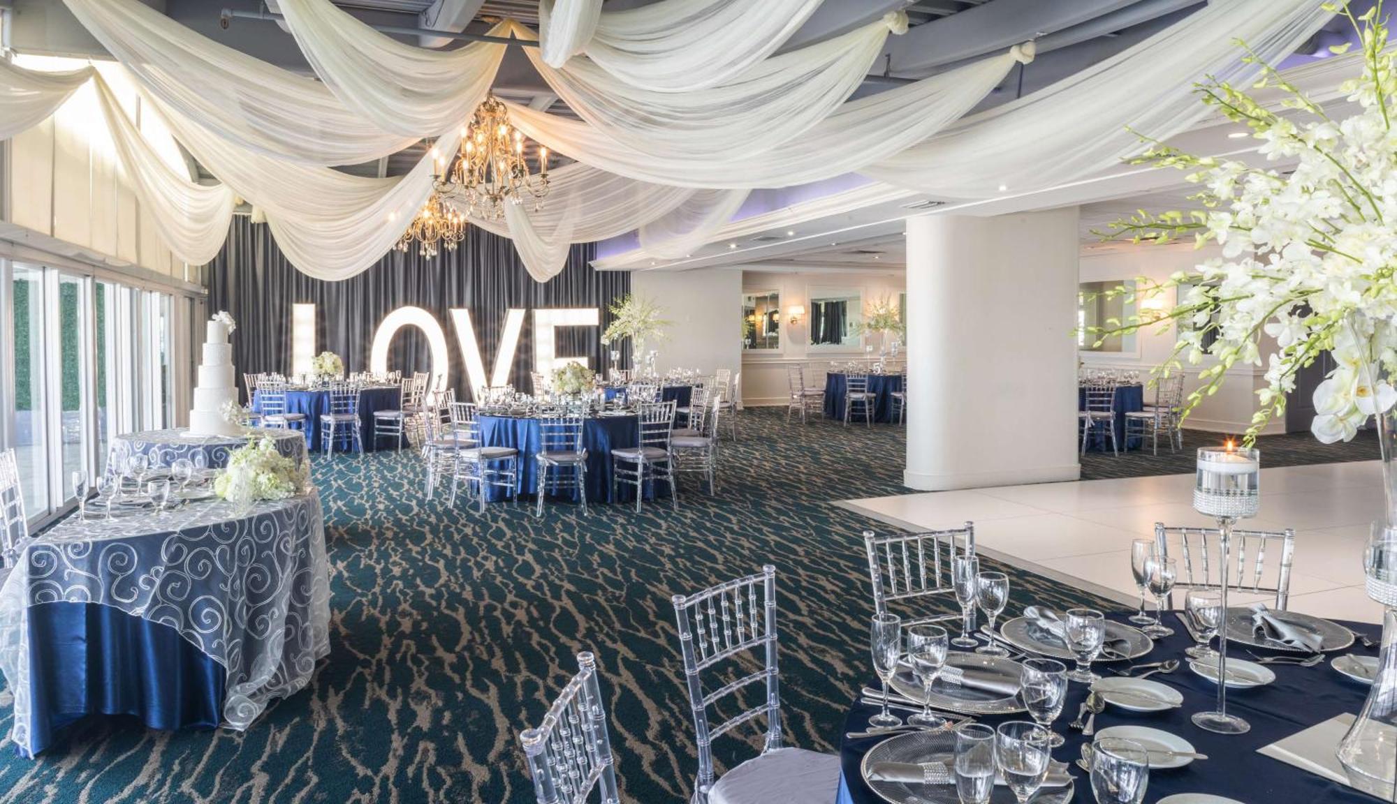 Doubletree By Hilton Grand Biscayne Bay Hotel