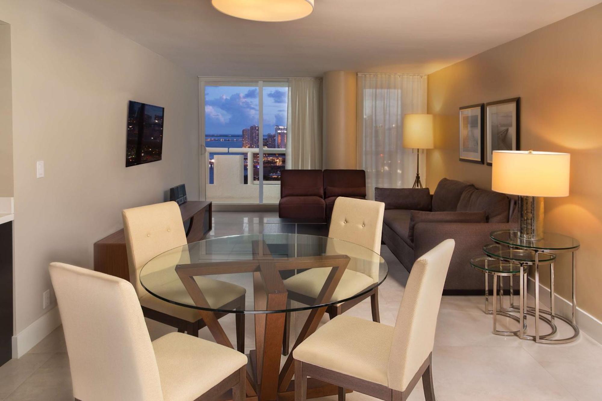 Hotel Doubletree By Hilton Grand Biscayne Bay