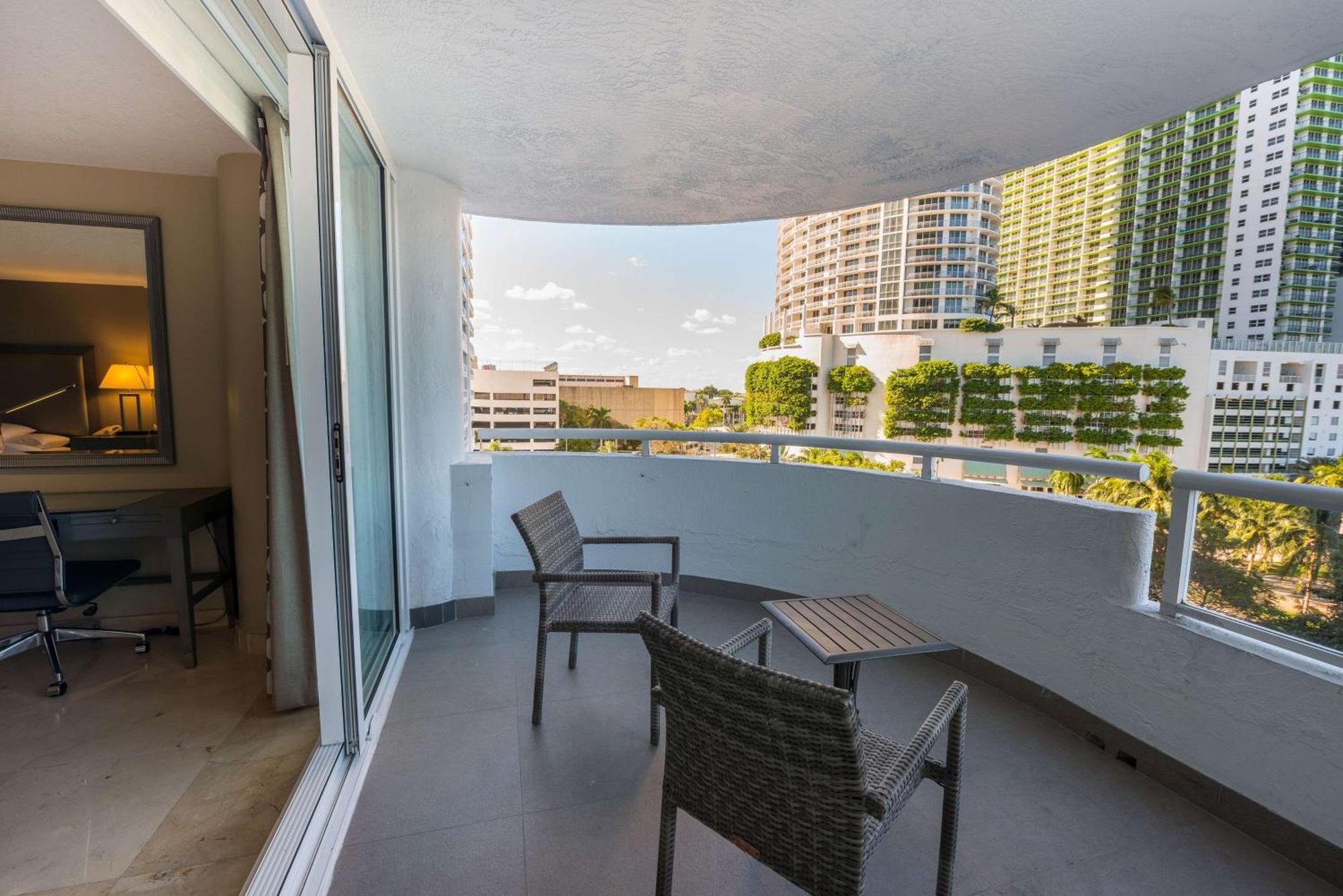 Doubletree By Hilton Grand Biscayne Bay