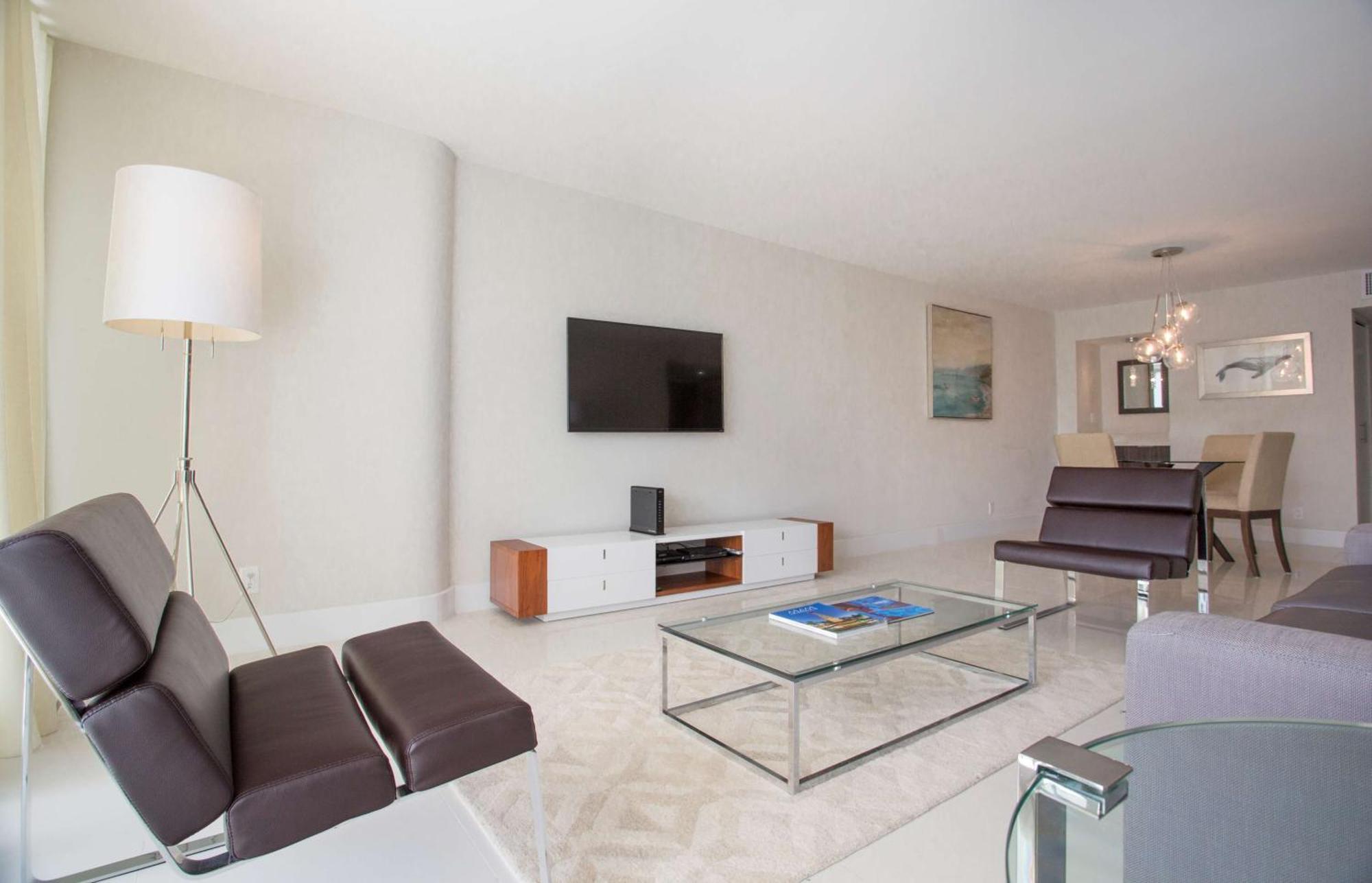 Hotel Doubletree By Hilton Grand Biscayne Bay