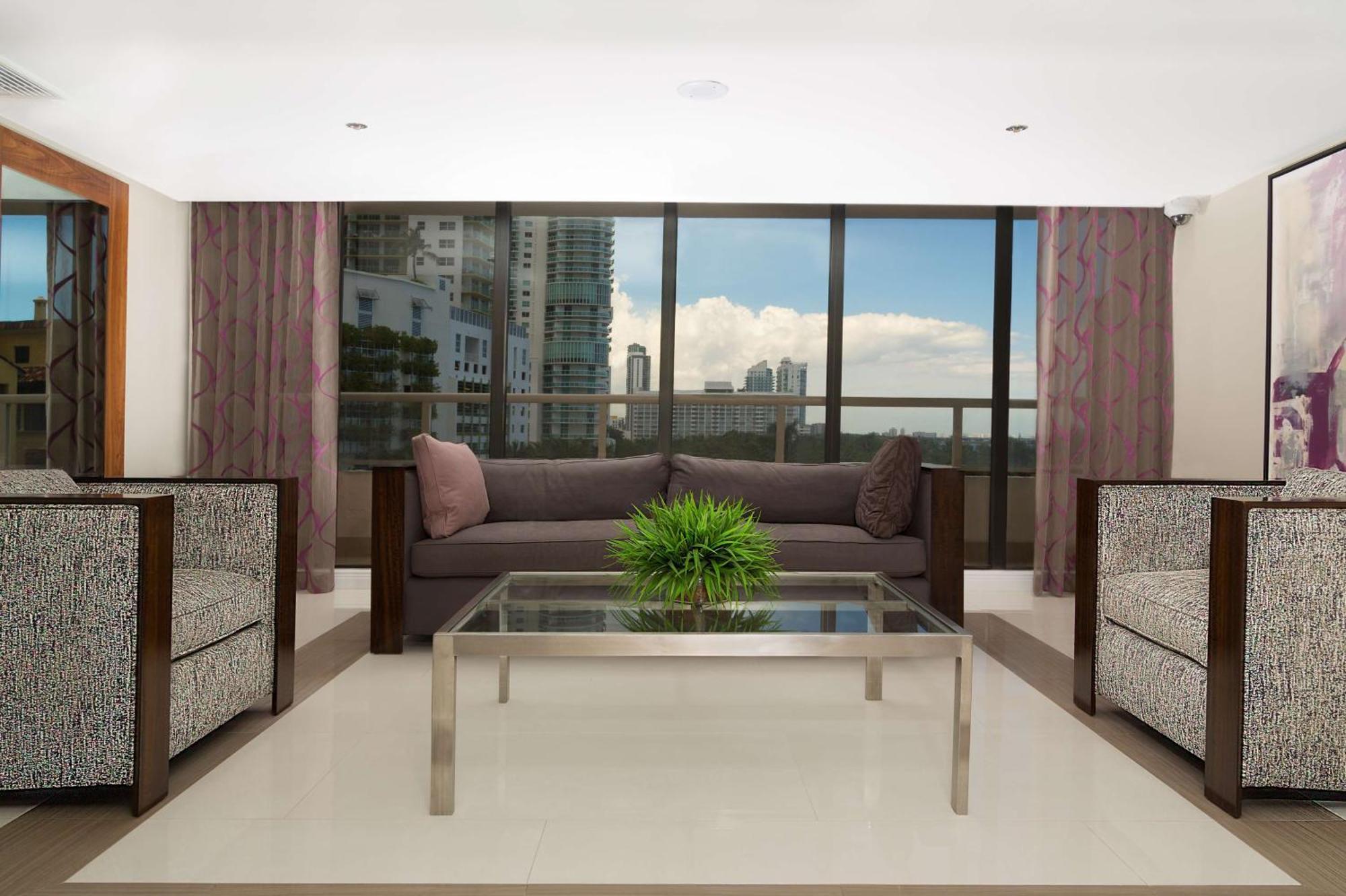 Hotel Doubletree By Hilton Grand Biscayne Bay 4*