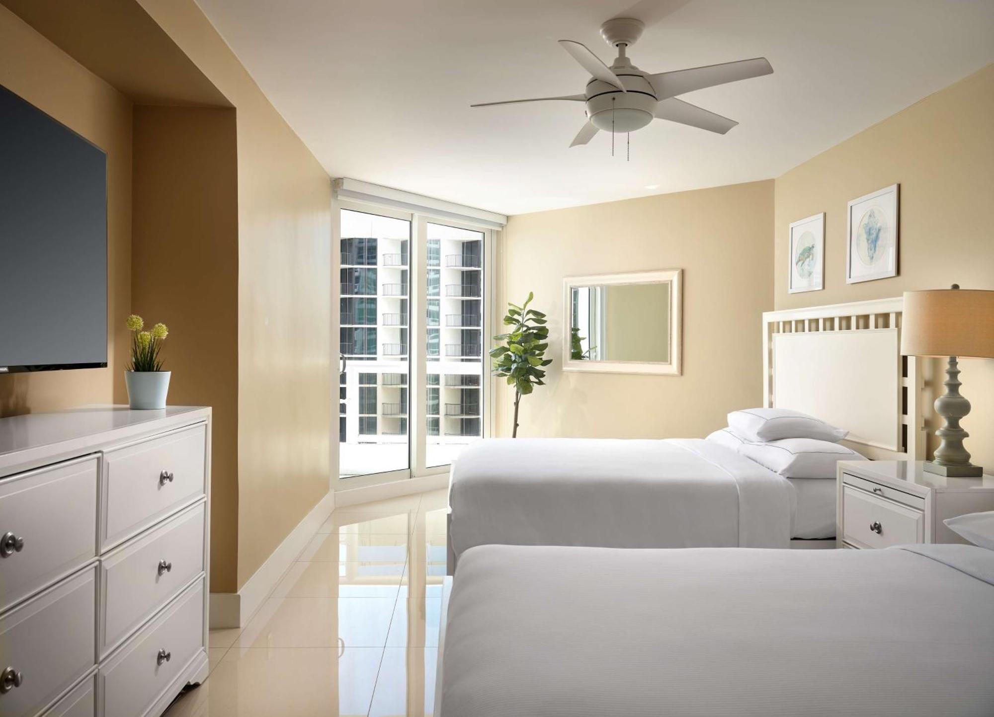Doubletree By Hilton Grand Biscayne Bay 4* Miami