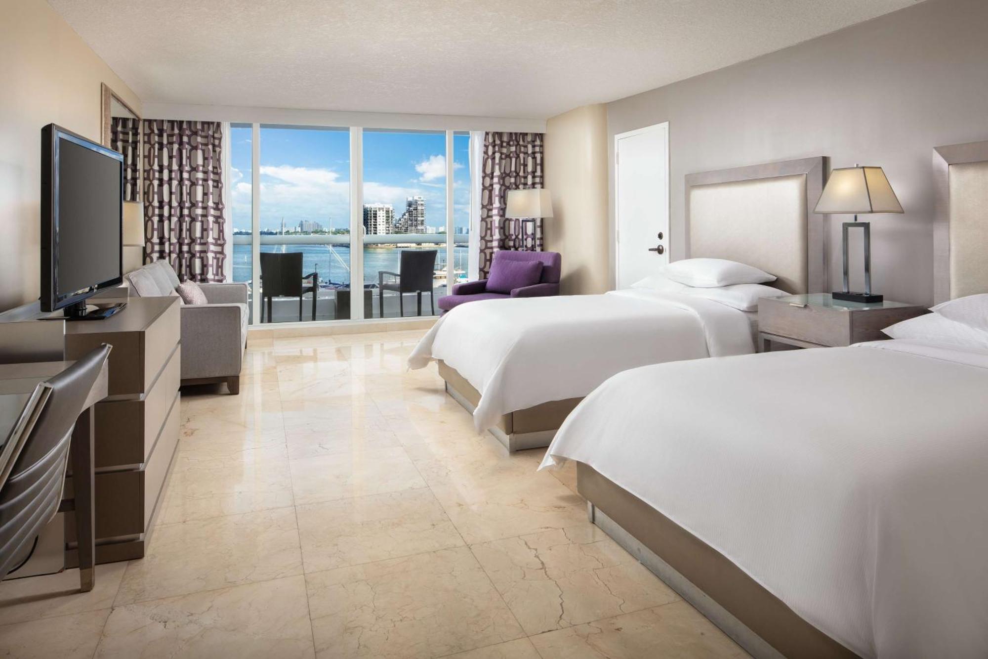 Doubletree By Hilton Grand Biscayne Bay Hotel