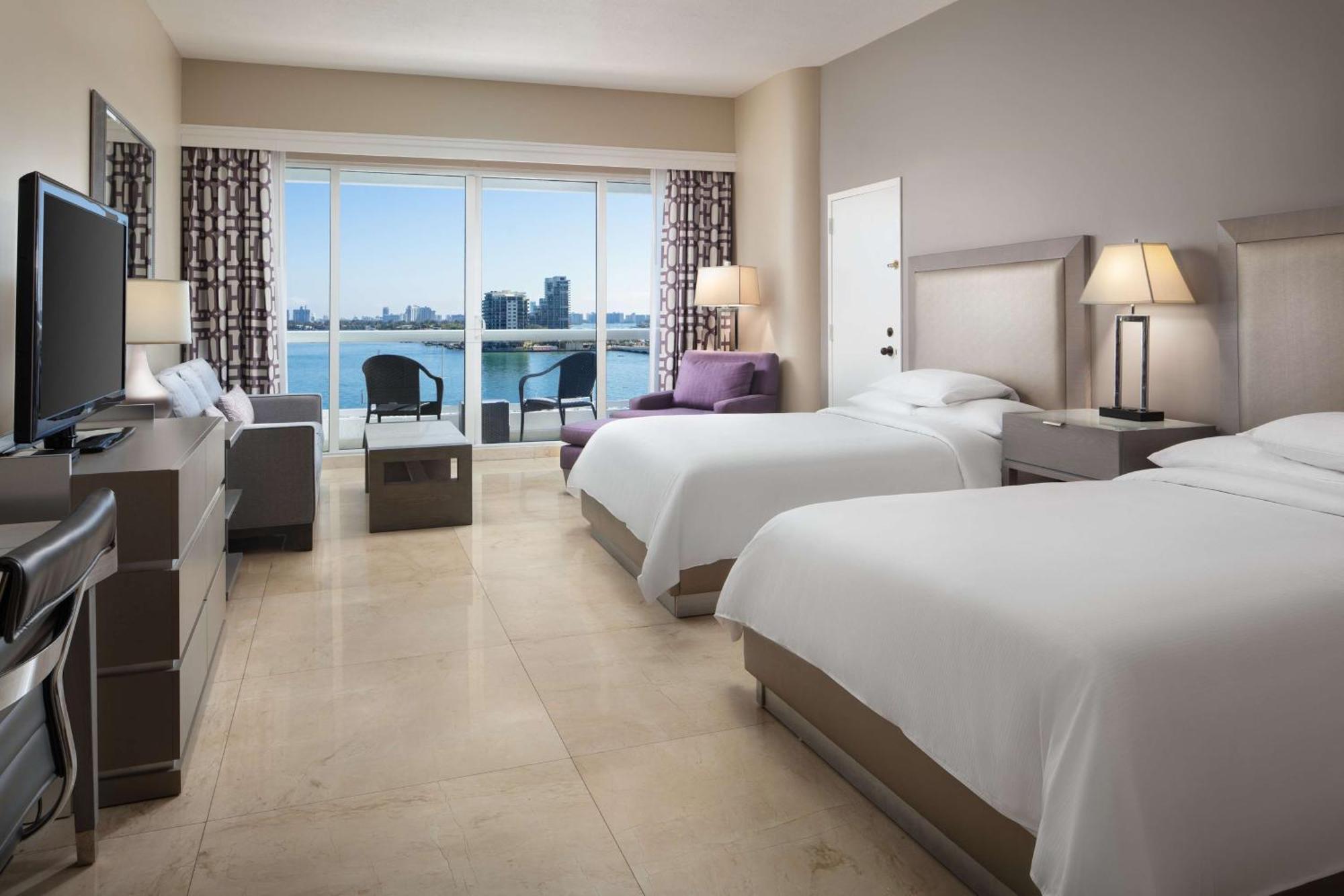 Doubletree By Hilton Grand Biscayne Bay Hotel Miami