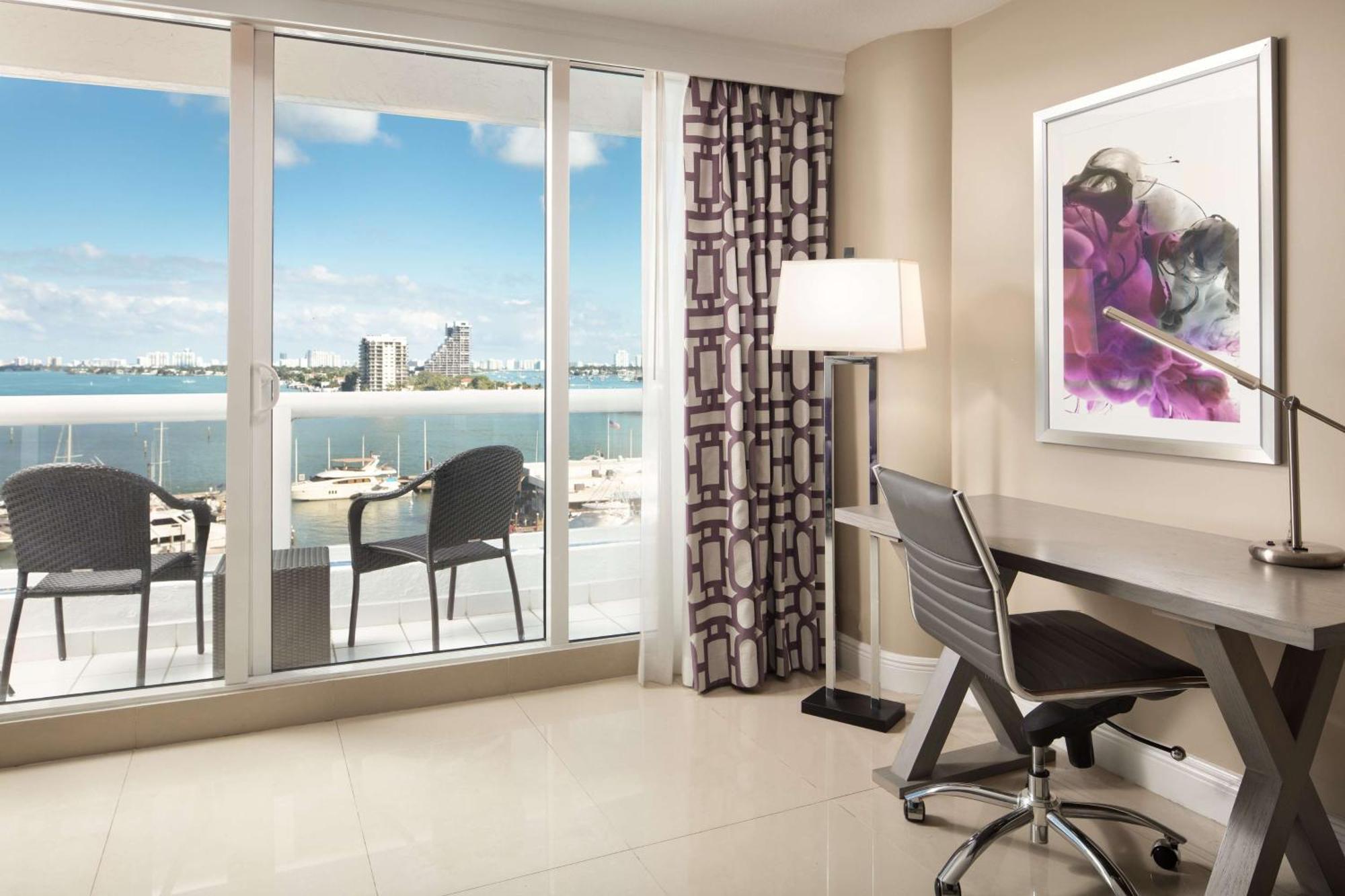 Doubletree By Hilton Grand Biscayne Bay Hotel Miami