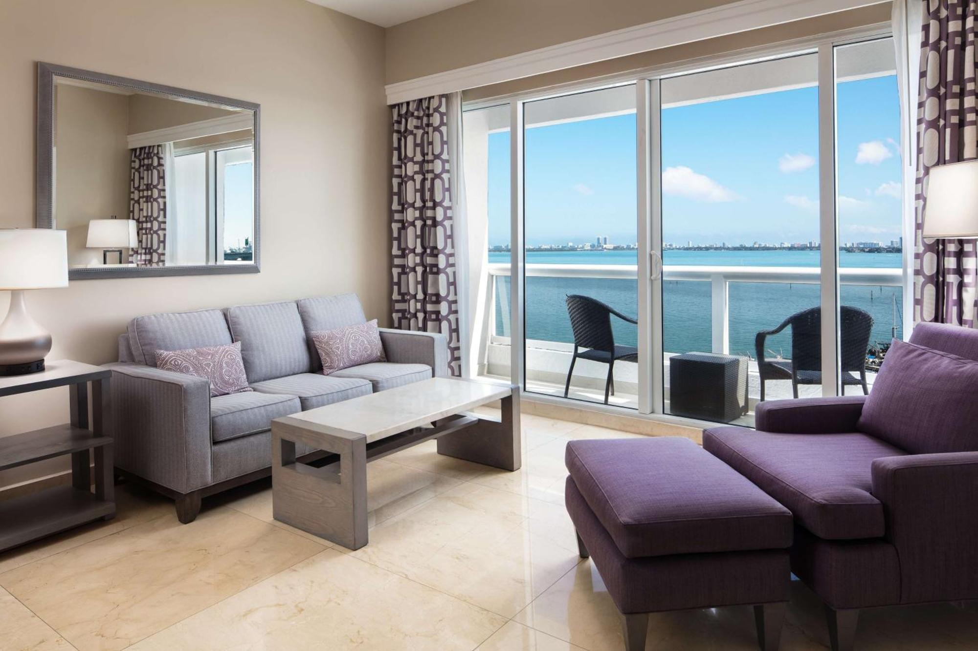 Doubletree By Hilton Grand Biscayne Bay Hotel