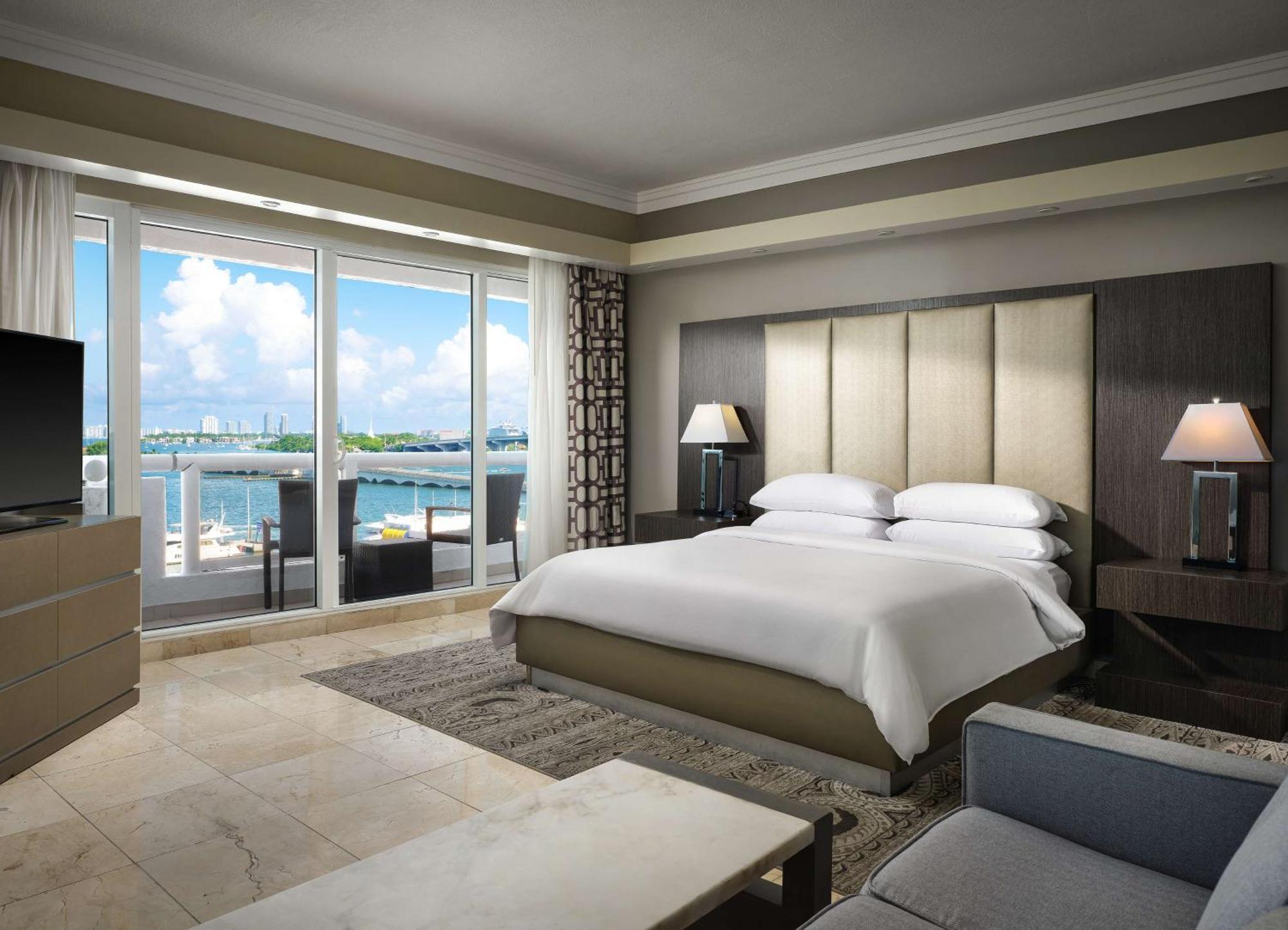 Hotel Doubletree By Hilton Grand Biscayne Bay 4*