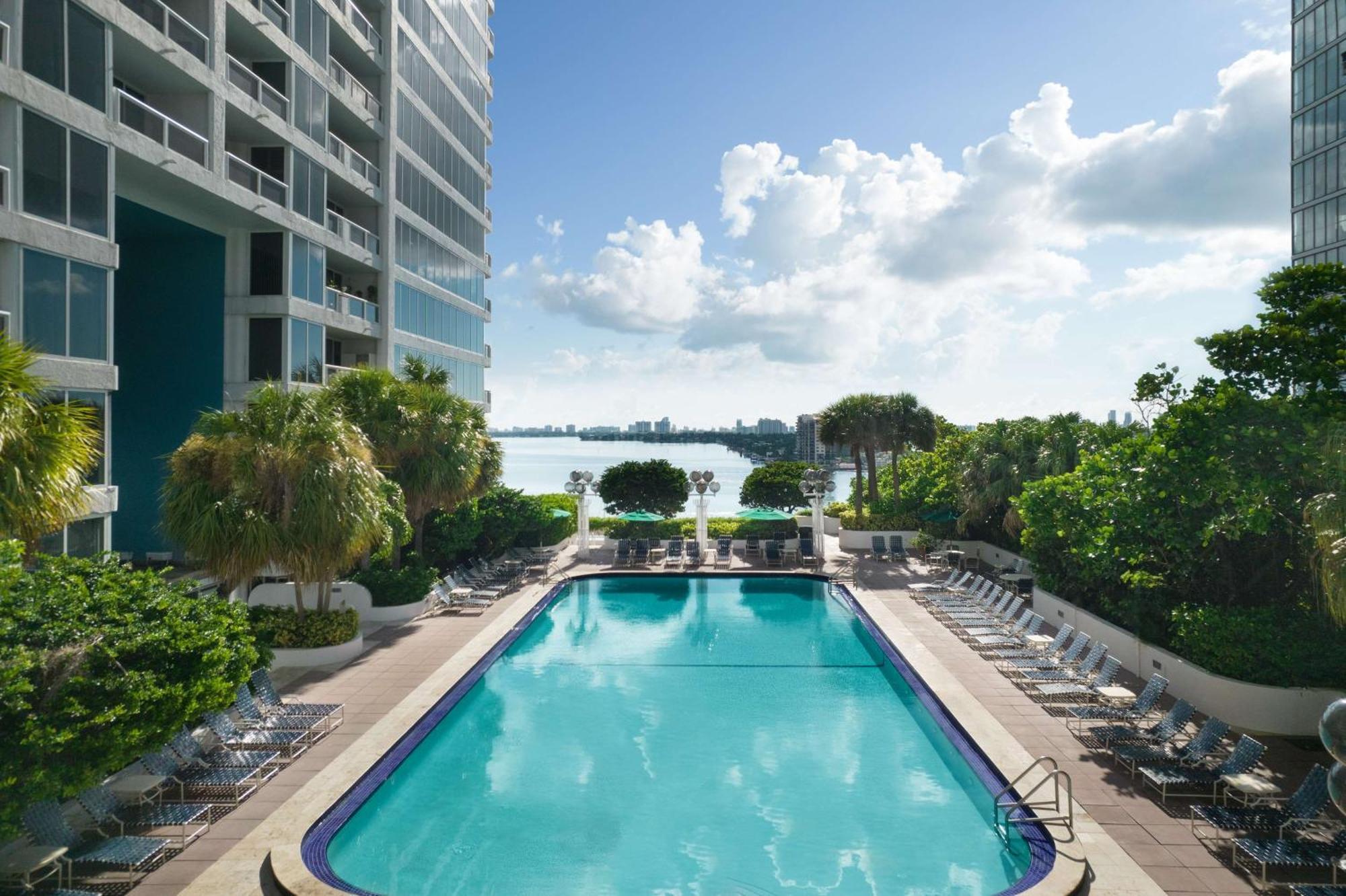 Doubletree By Hilton Grand Biscayne Bay 4*