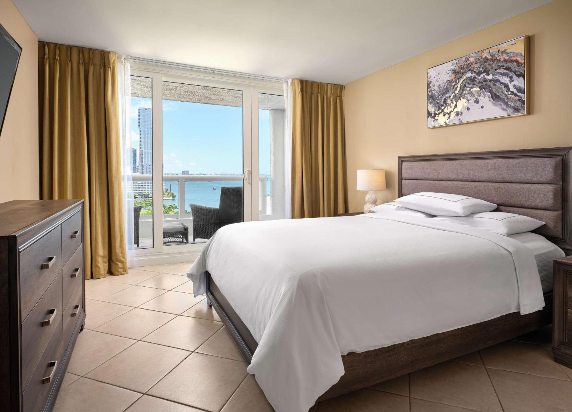 Doubletree By Hilton Grand Biscayne Bay