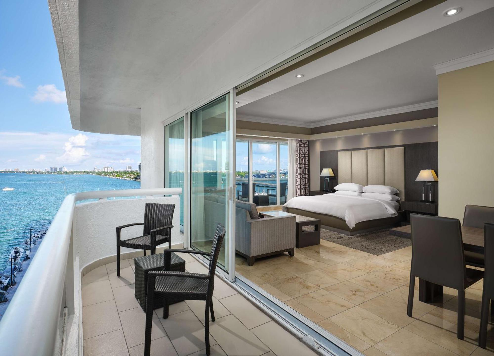 Doubletree By Hilton Grand Biscayne Bay Hotel