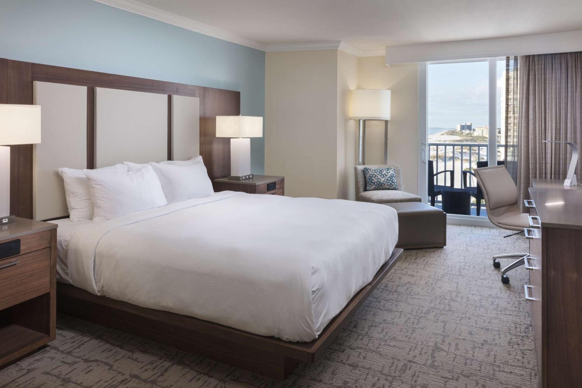 Hilton Clearwater & 4* Clearwater Beach