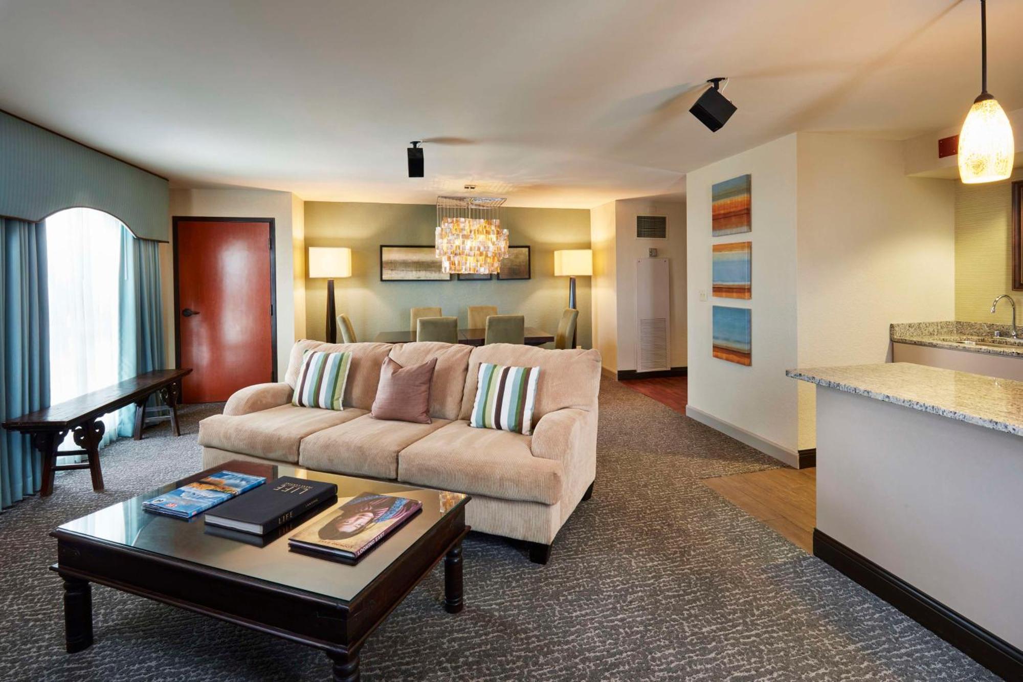 Doubletree By Hilton Orlando At Seaworld Resort 4*