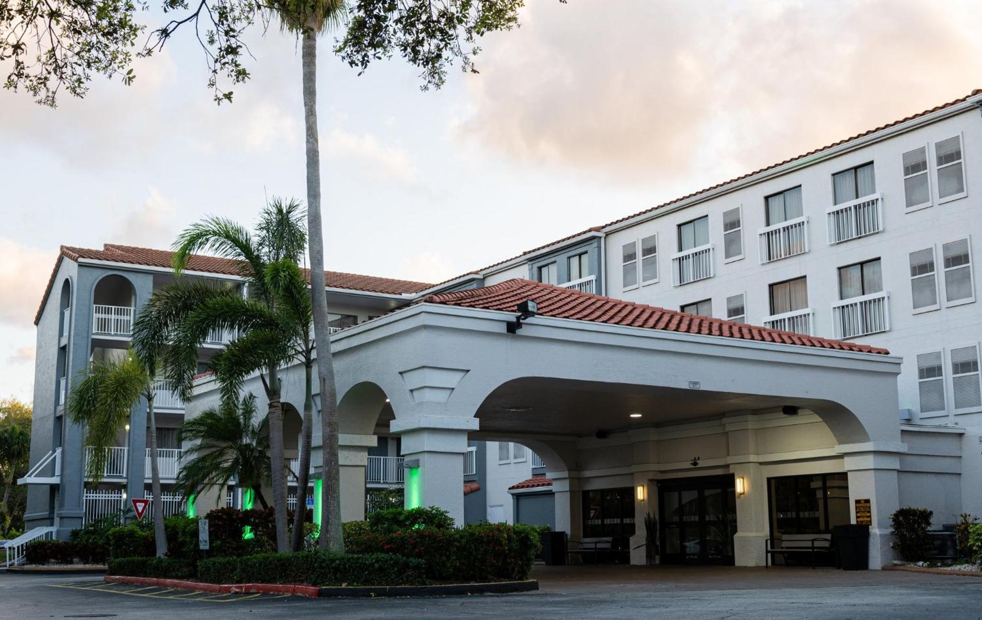 Hotel & - North 3*