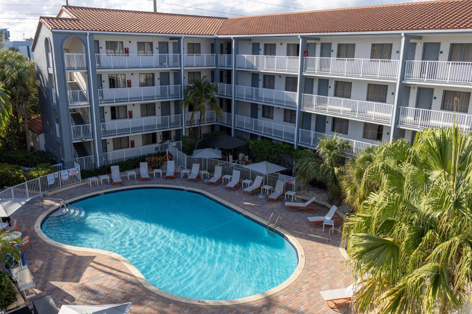 & - North 3* Boca Raton
