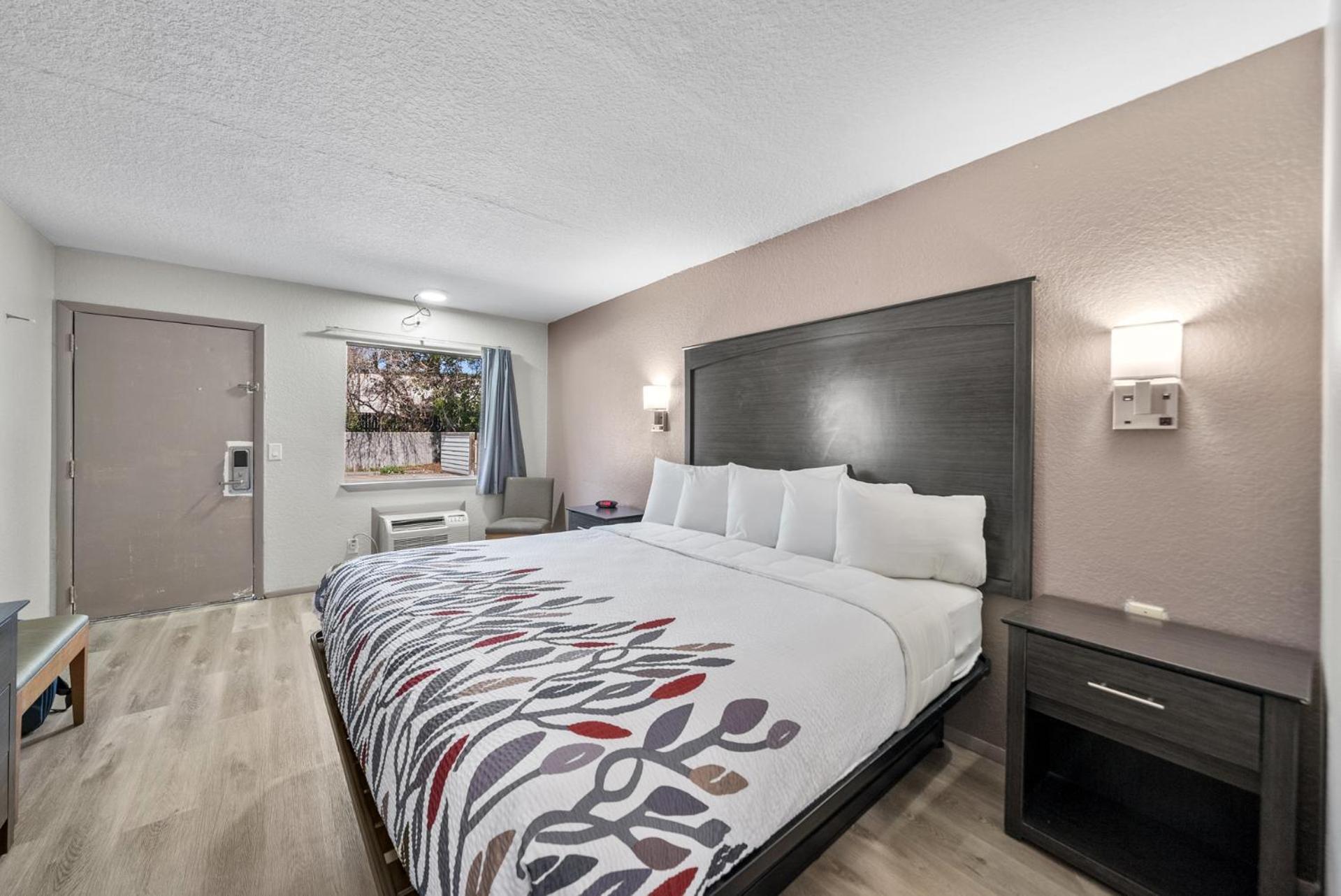 Executive - Panama Motel 2*
