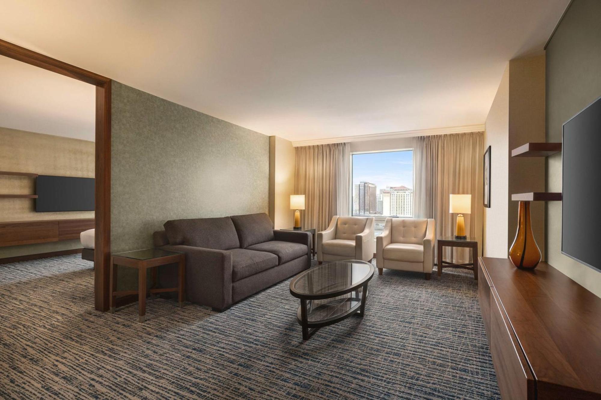 Hilton Downtown Hotel 4*