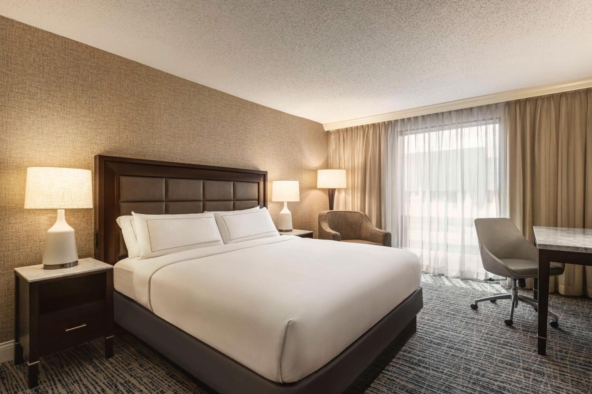 Hotel Hilton Downtown 4*