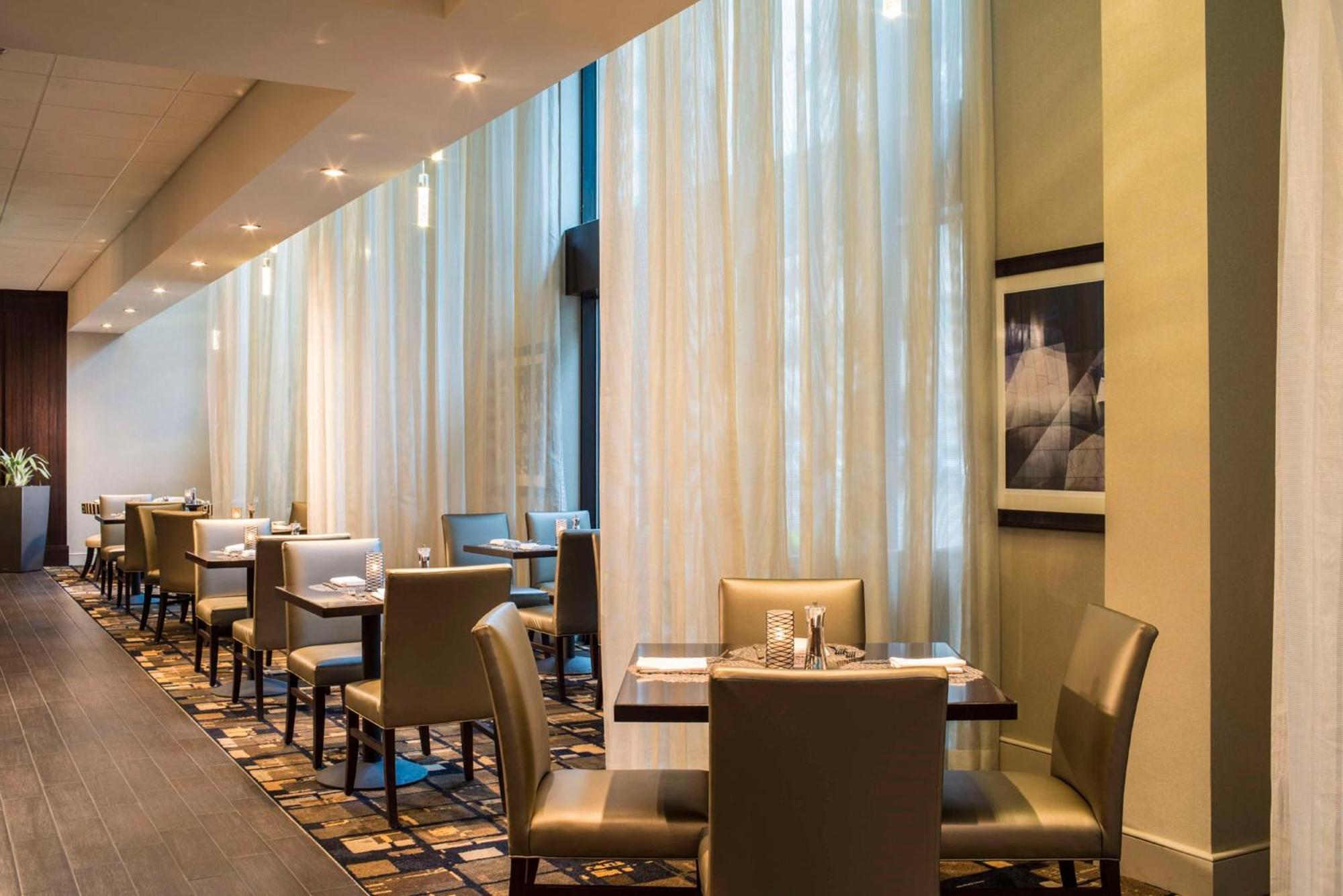 Hilton Downtown Hotel 4*