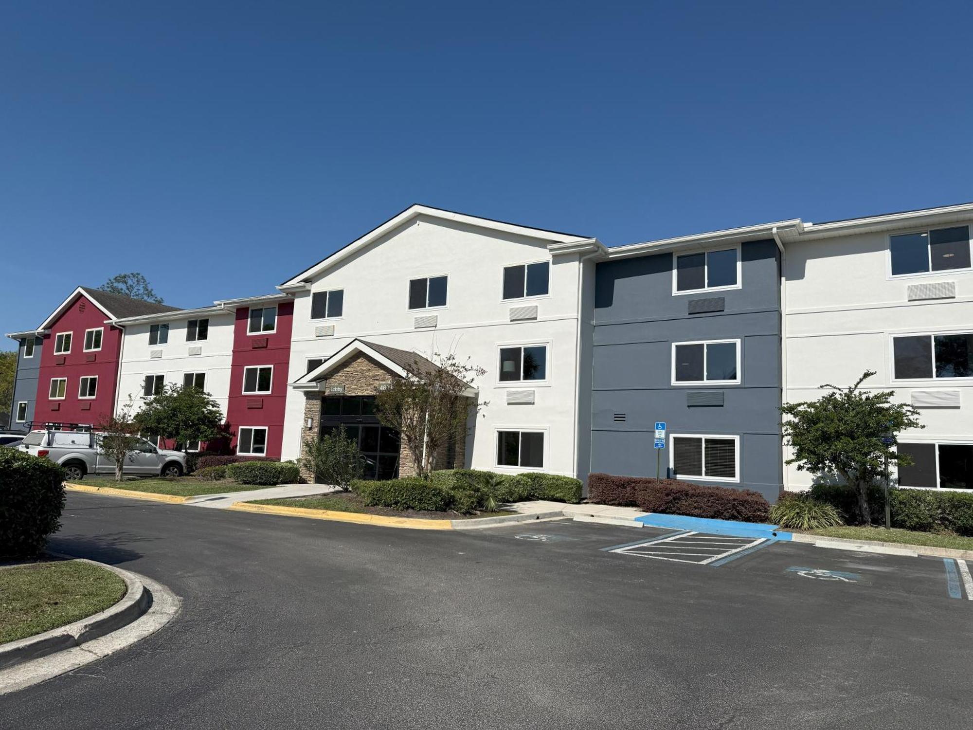 Candlewood Southpoint Hotel 2*