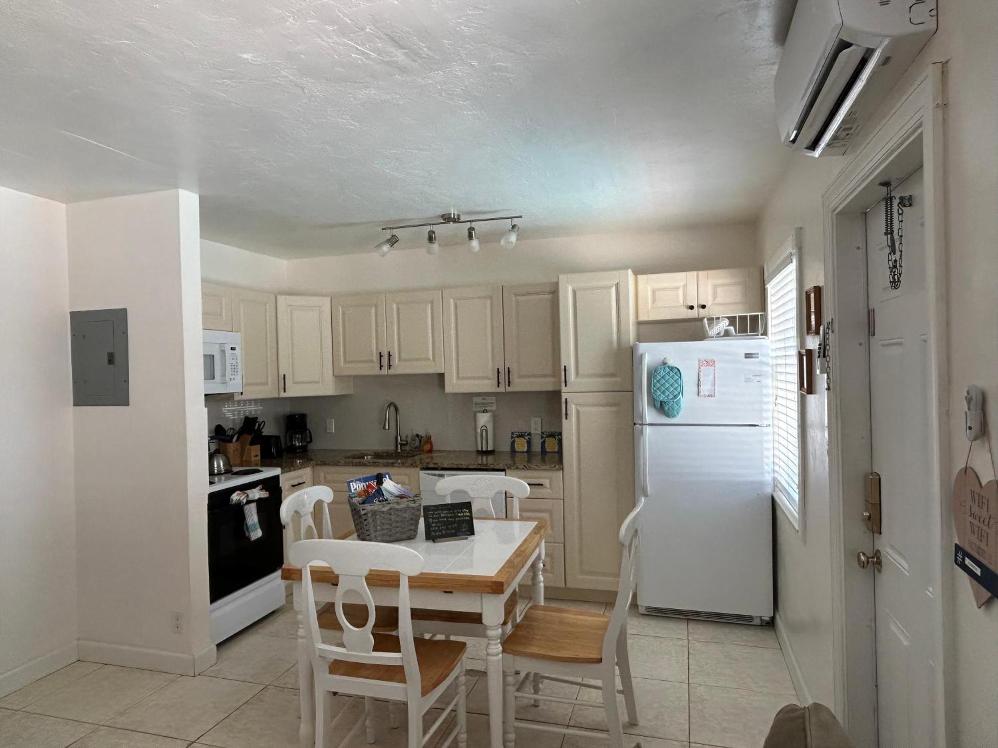Aparthotel Bahama Club Pompano - Lauderdale - Charming And Cozy & Close To With Pool