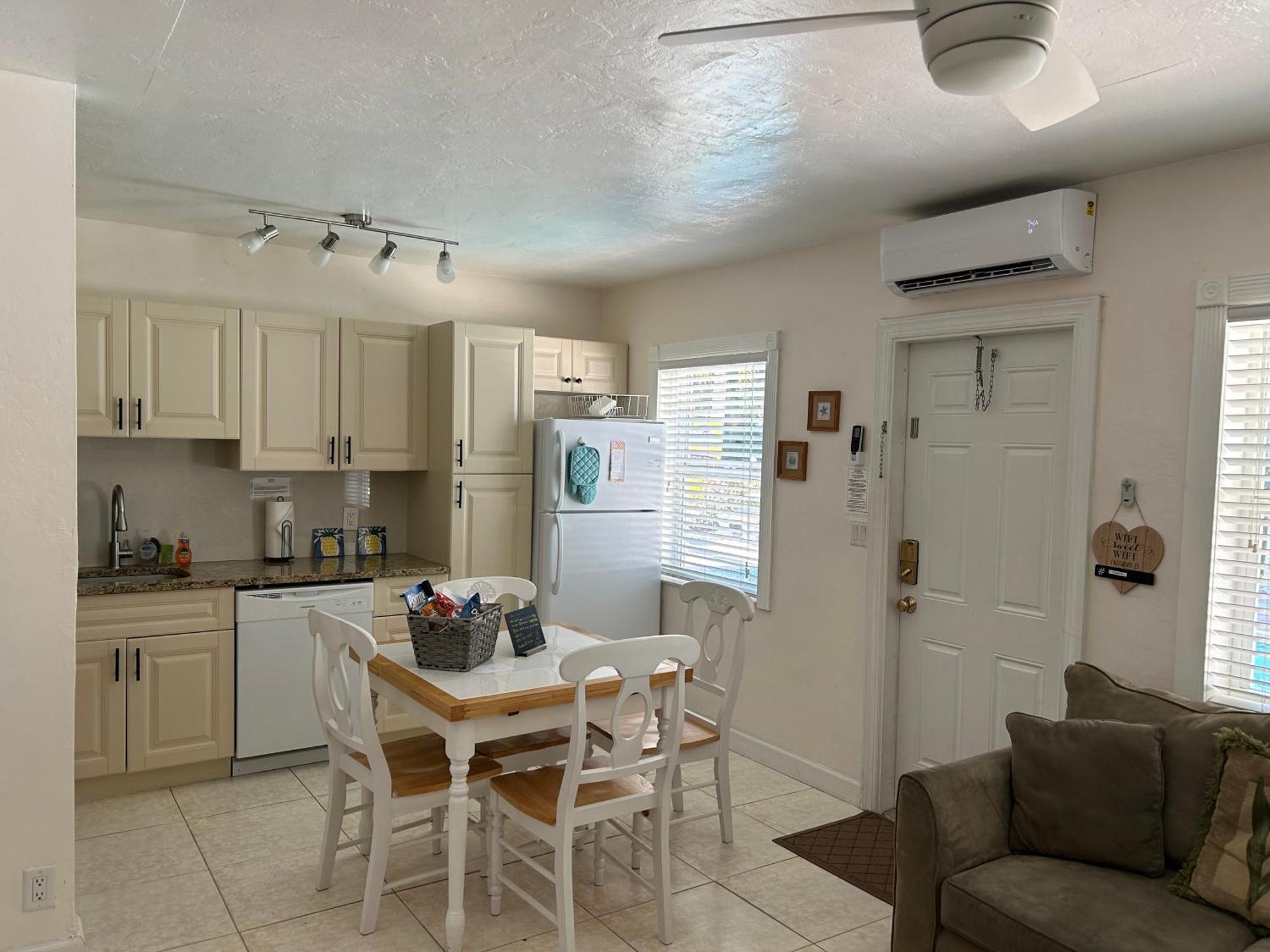 Bahama Club Pompano - Lauderdale - Charming And Cozy & Close To With Pool 3*