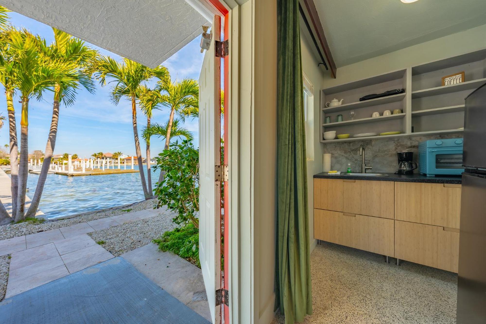Tropical Breeze Apartment Clearwater Beach