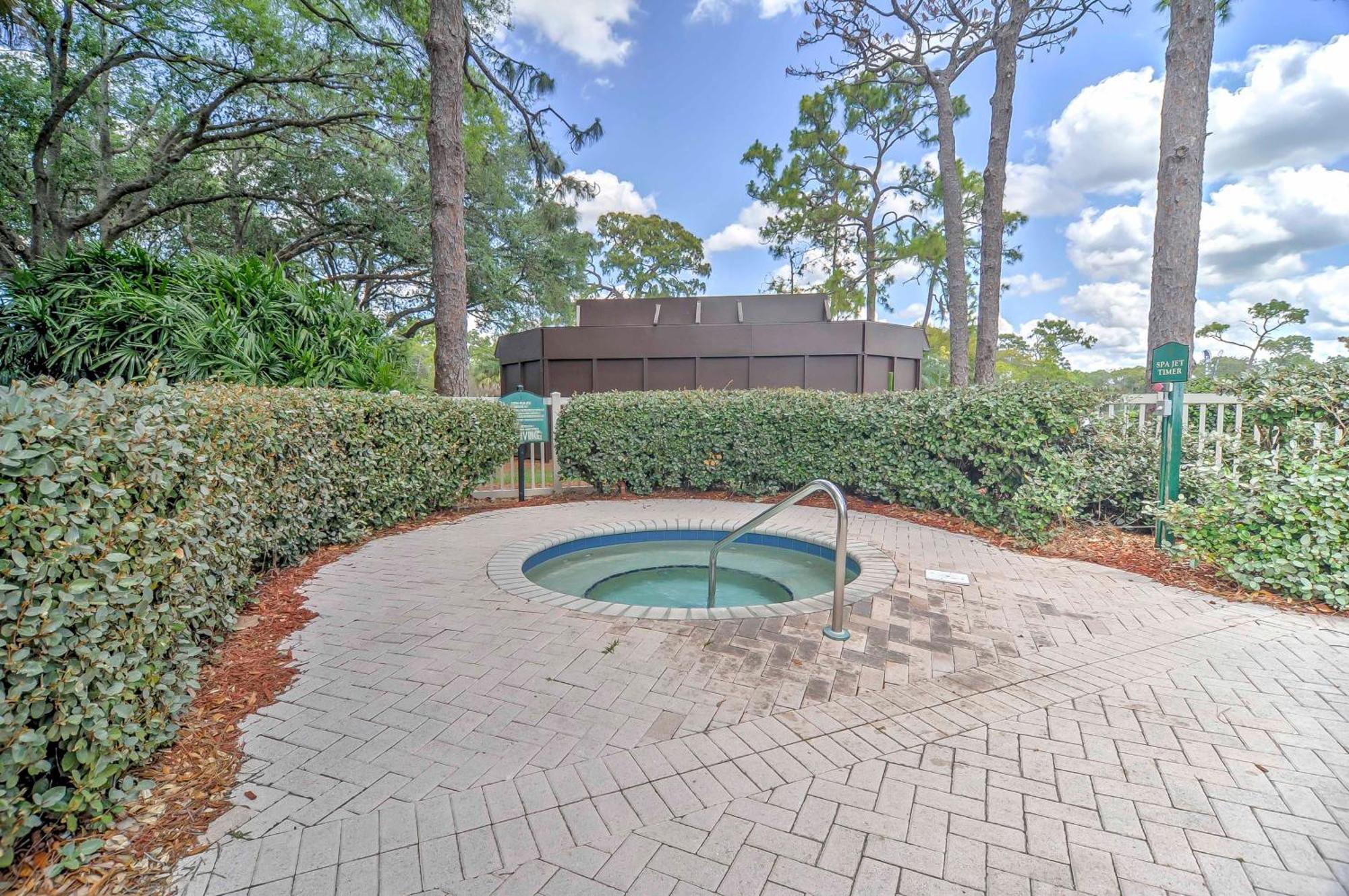 8 Mi To Honeymoon Island Golf Getaway With Balcony! Apartment *