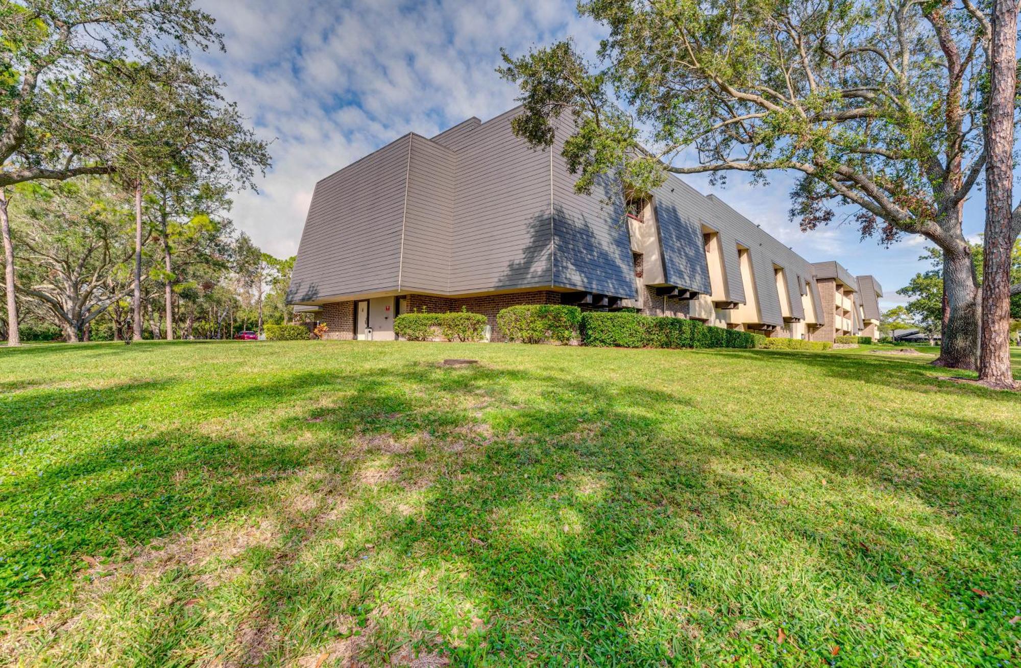 8 Mi To Honeymoon Island Golf Getaway With Balcony! *
