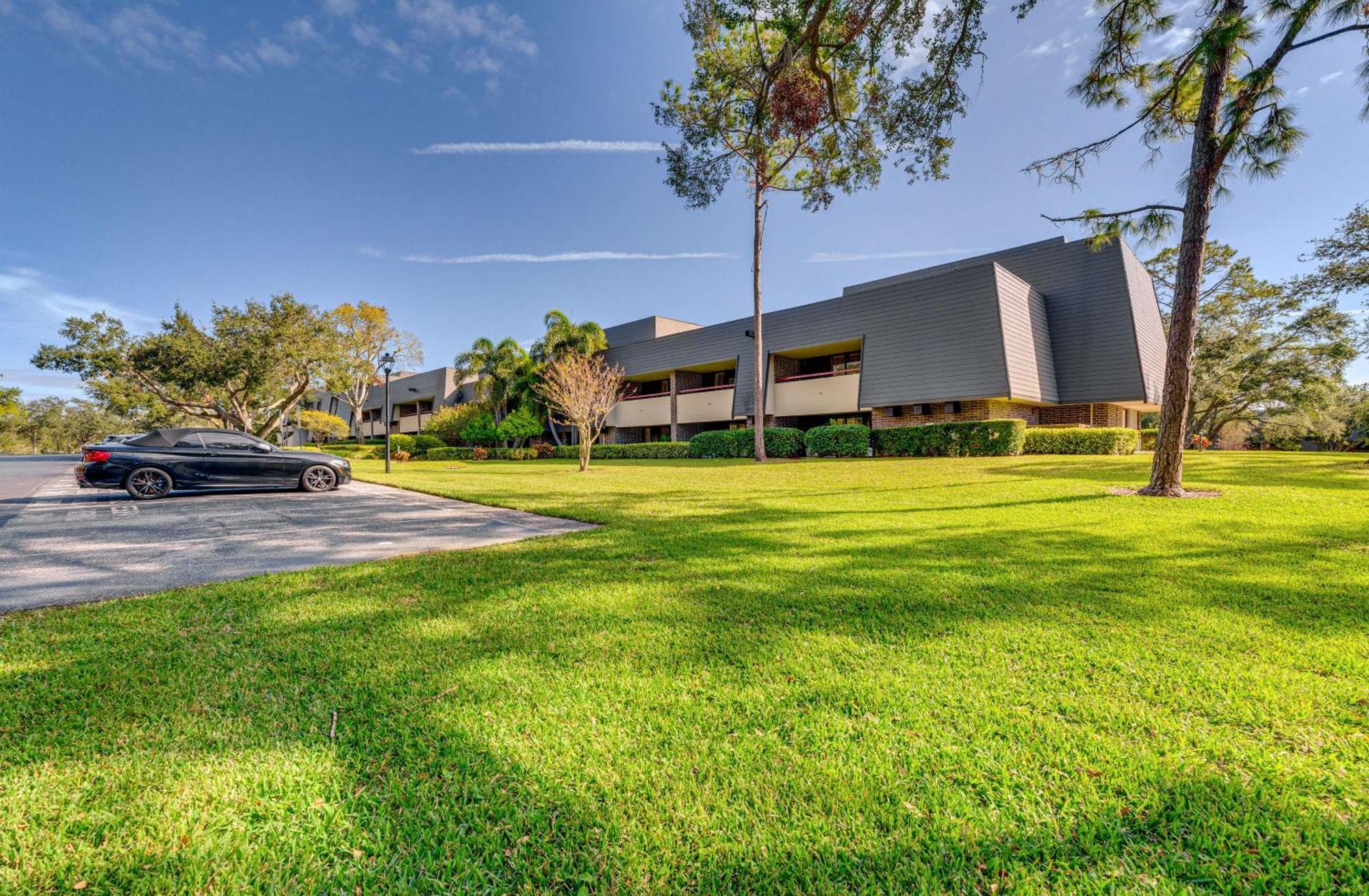 8 Mi To Honeymoon Island Golf Getaway With Balcony! Palm Harbor