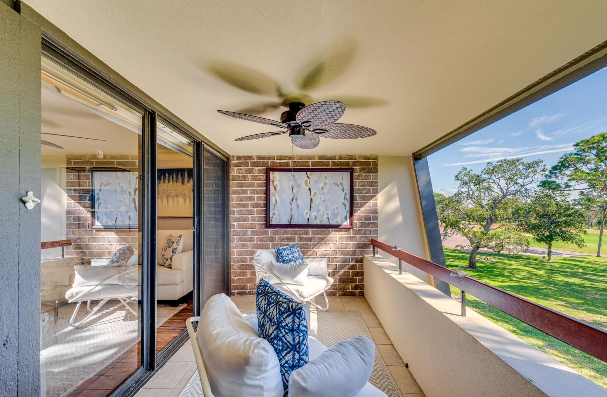8 Mi To Honeymoon Island Golf Getaway With Balcony! Apartment Palm Harbor