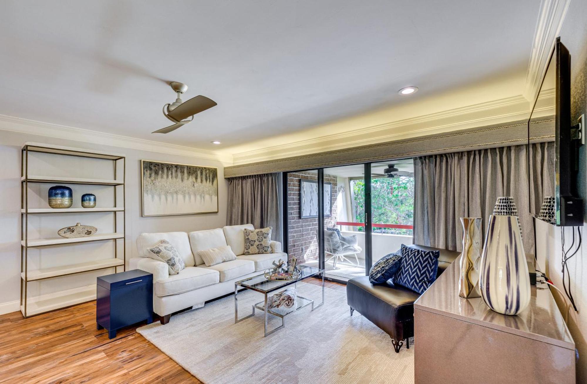 Apartment 8 Mi To Honeymoon Island Golf Getaway With Balcony! Palm Harbor