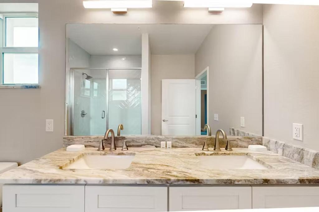 Gulf Access With Boat Slip, Heated Saltwater Pool, Dog-friendly-bacino Vista #308 - Roelens Cape Coral