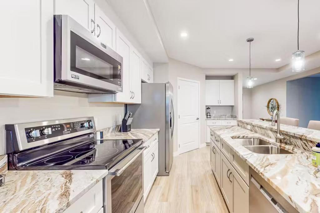 Gulf Access With Boat Slip, Heated Saltwater Pool, Dog-friendly-bacino Vista #308 - Roelens
