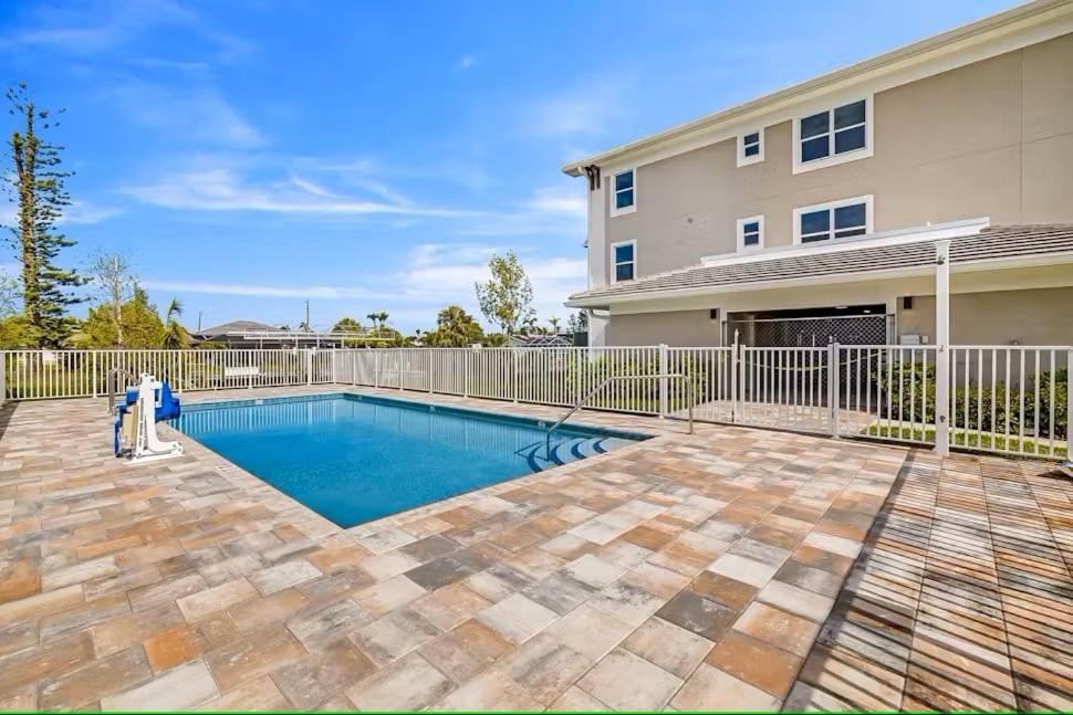 Gulf Access With Boat Slip, Heated Saltwater Pool, Dog-friendly - Bacino Vista #201 - Roelens Holiday home