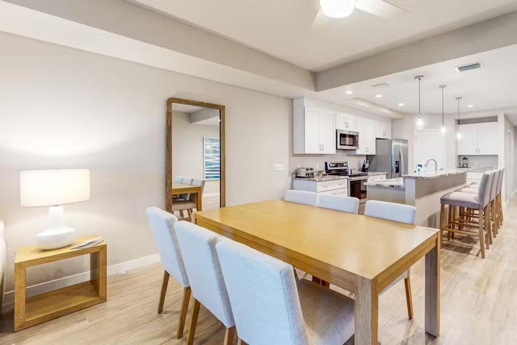 Gulf Access With Boat Slip, Heated Saltwater Pool, Dog-friendly - Bacino Vista #201 - Roelens Holiday home