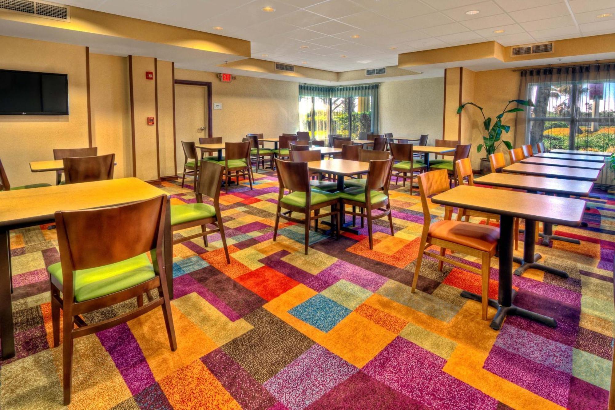 Hotel Fairfield & By Marriott 3*