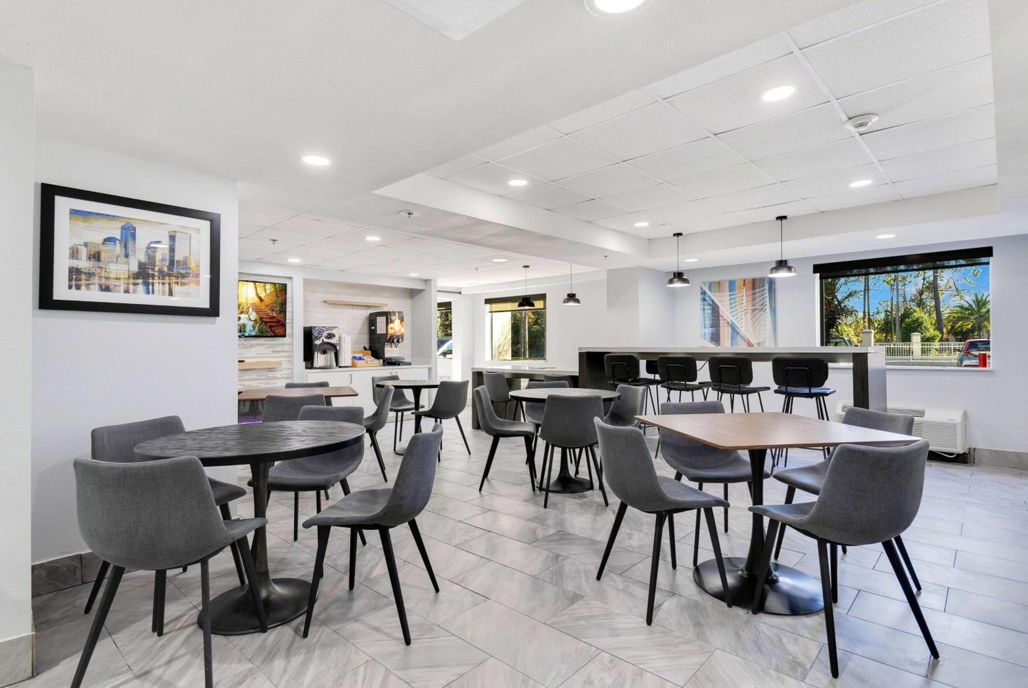 La Quinta & By Wyndham Mandarin Hotel Jacksonville