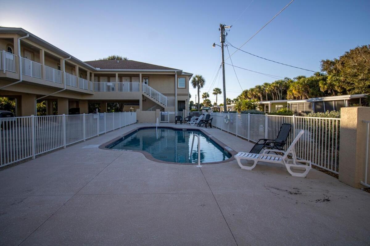 Charming Manasota Key Duplex With Access- Ib14 Holiday home *