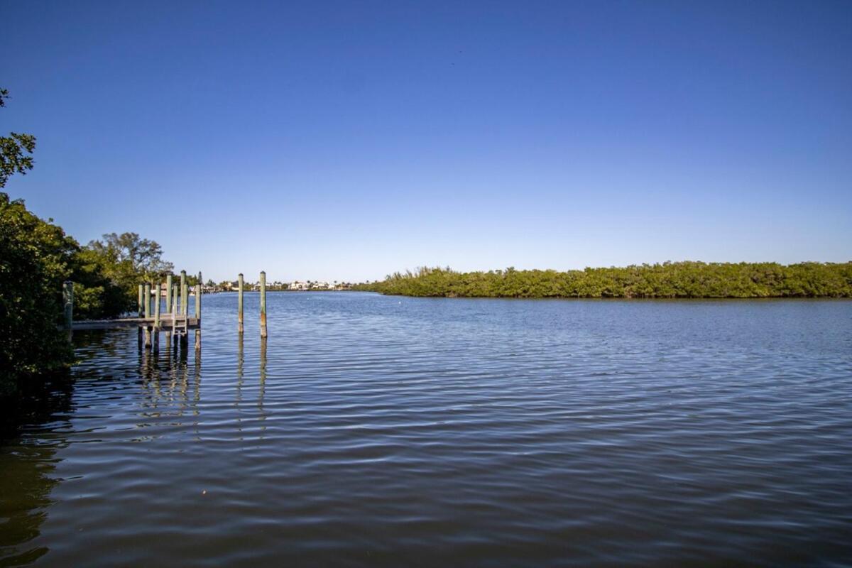 Charming Manasota Key Duplex With Access- Ib14 Holiday home *