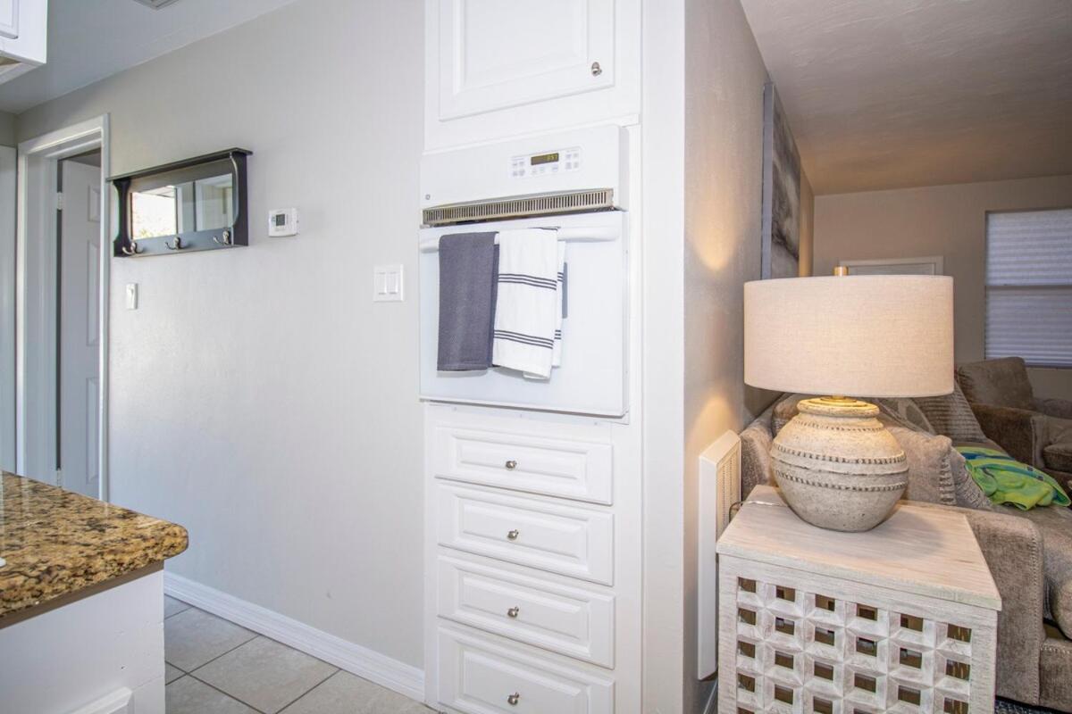 Charming Manasota Key Duplex With Access- Ib14 Holiday home *