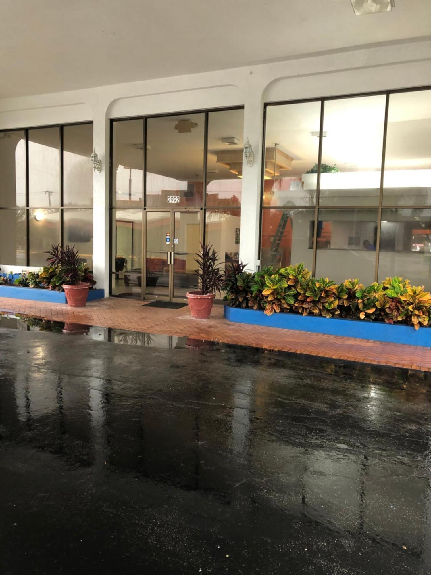 Hotel 6-daytona Beach, Fl - Speedway