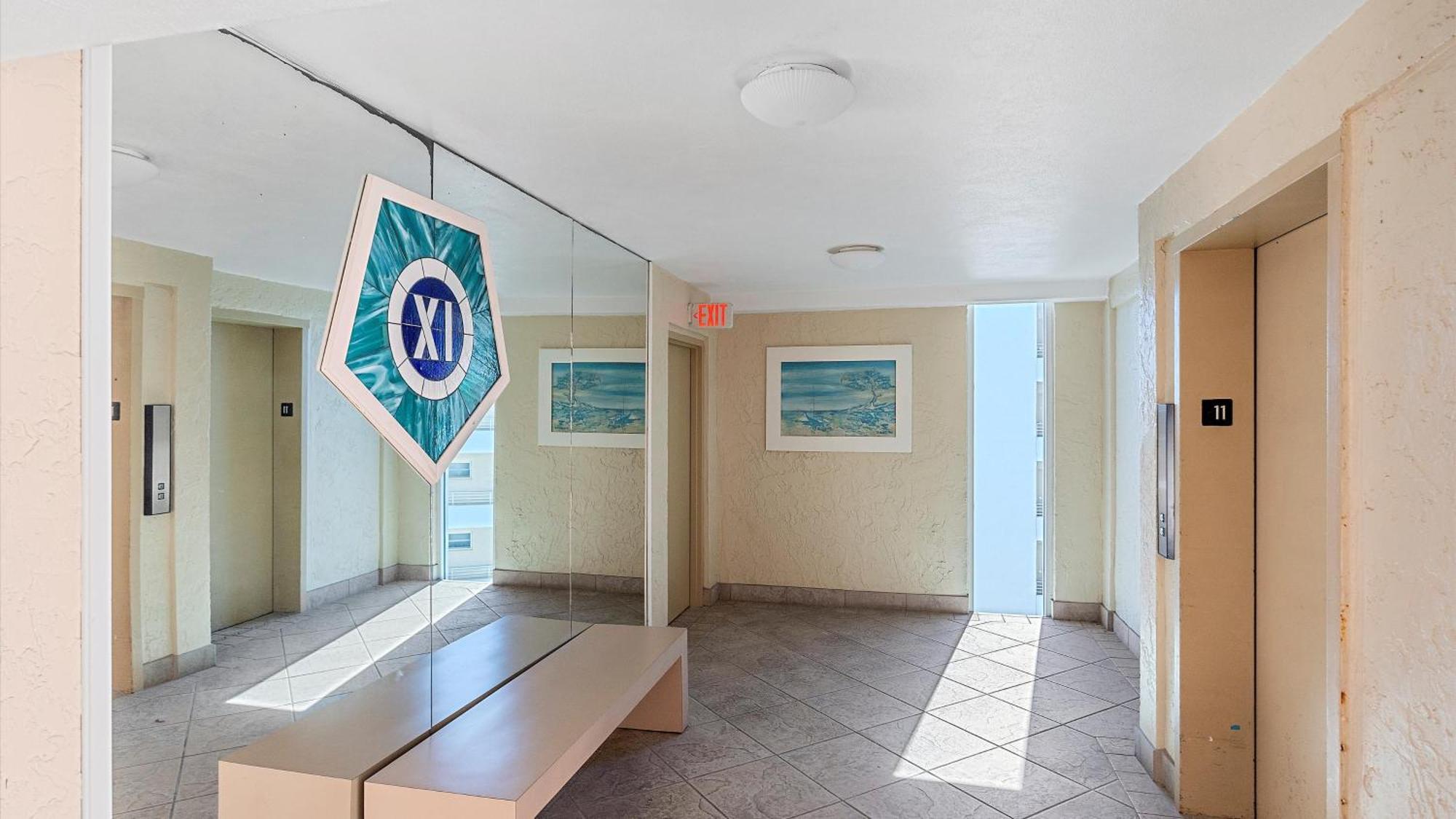 Crystal Sands On Siesta Apartment