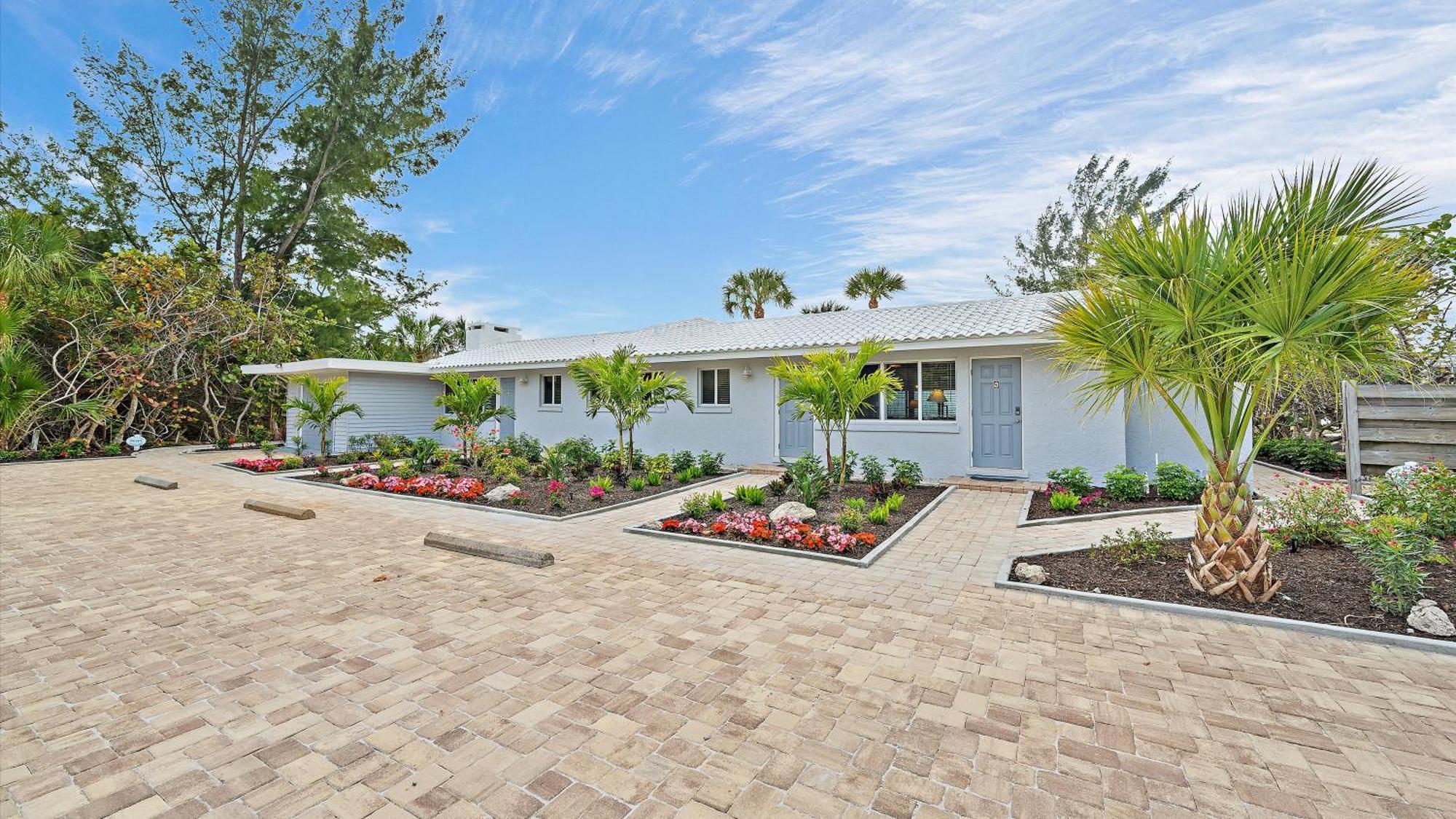 Hermanas 1 * Longboat Key