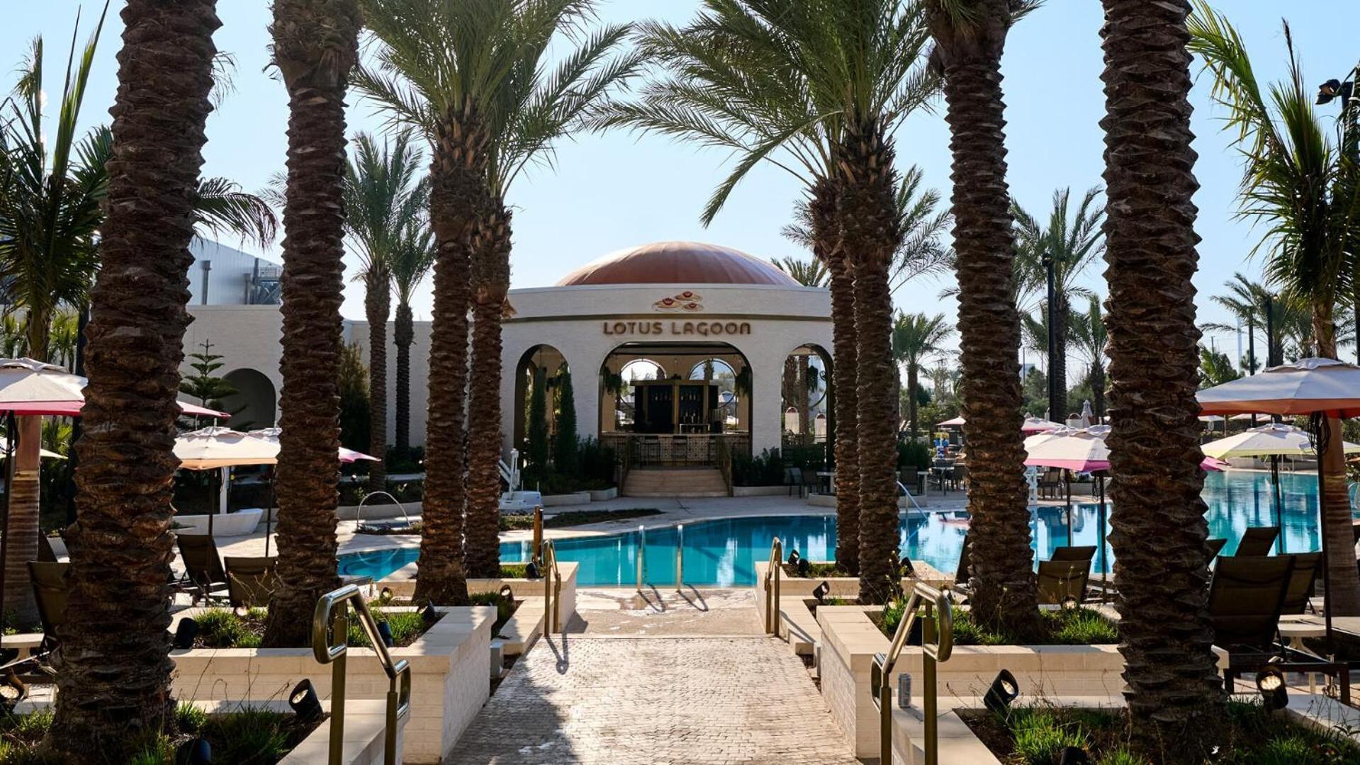 Universal's Helios Grand Hotel, A Loews 4*