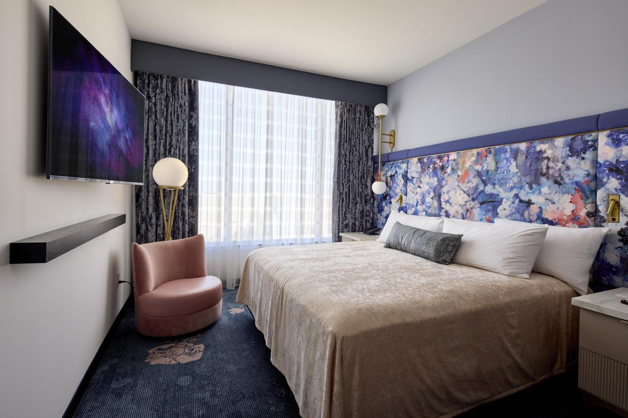 Universal's Helios Grand Hotel, A Loews 4*