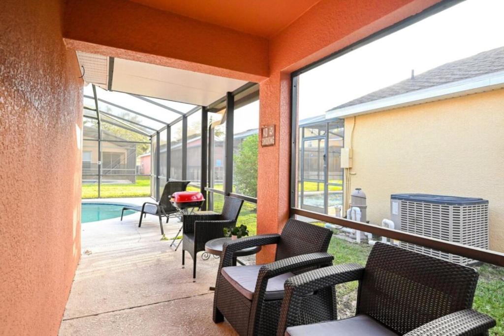 Cozy Family Vacation With Large Pool Near * Davenport
