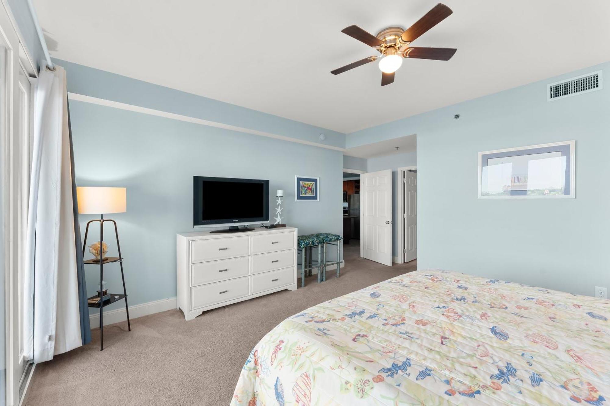 Laketown Wharf #320 By Nautical